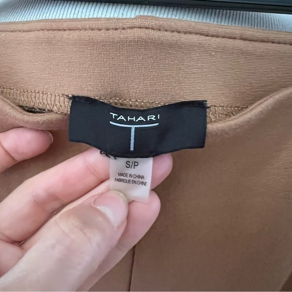 Tahari: Camel Colored Stretch Business Trouser Straight Leg Leggings Size Small - Picture 7 of 8